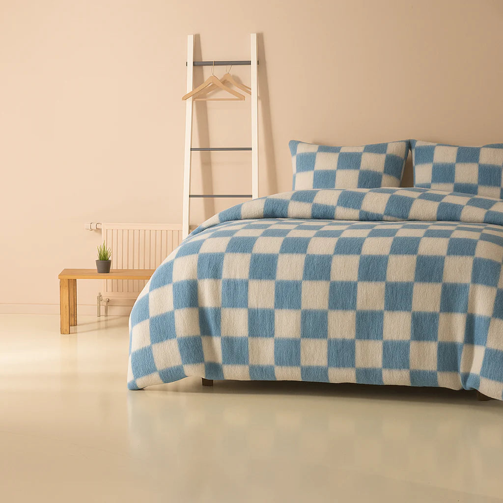 20250827_1146_VelvetStoffenSlaapkamer_remix_01k3nemfyxfjsvg0q3z0wh4mmf.png-2.webp__PID:013bb9c5-0cfb-438b-ba04-09ecd425e9f1