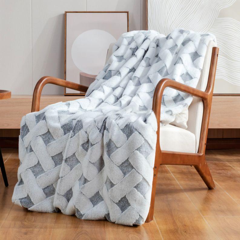 Cozy Bliss Milky Pluche Plaid