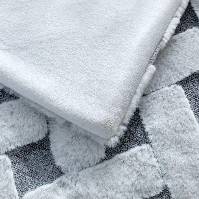 Cozy Bliss Milky Pluche Plaid
