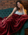 Load image into Gallery viewer, Coral Fleece Blanket van der Valk - Burgundy
